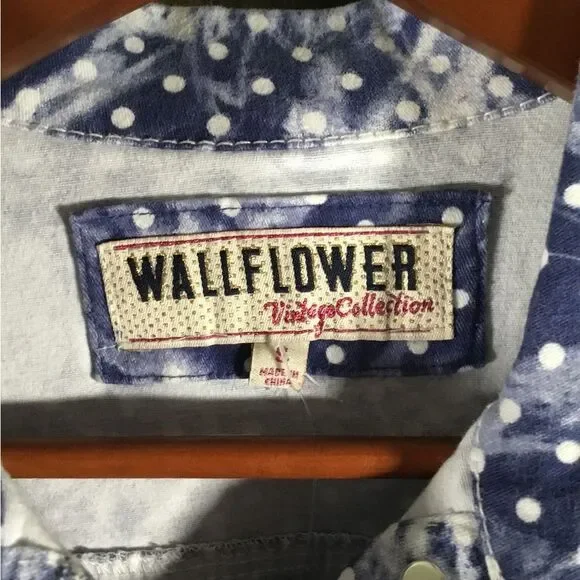 Wallflower crop denim jacket size small NWT - Picture 3 of 11